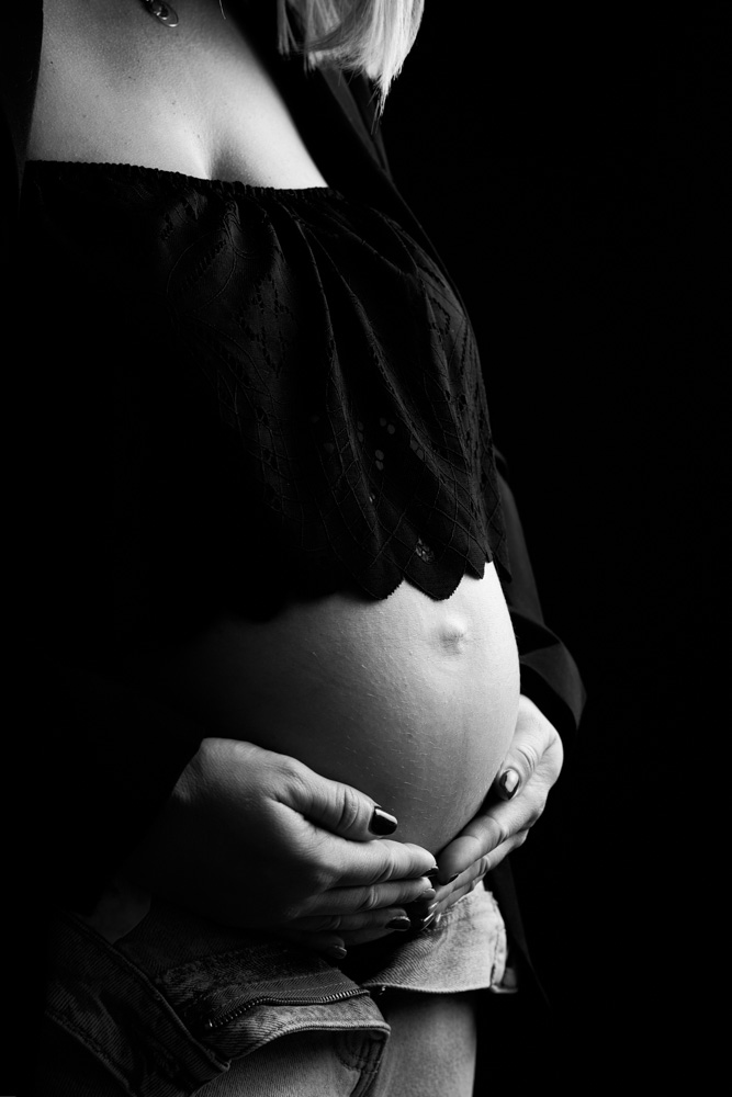 séance photos grossesse Noir et blanc