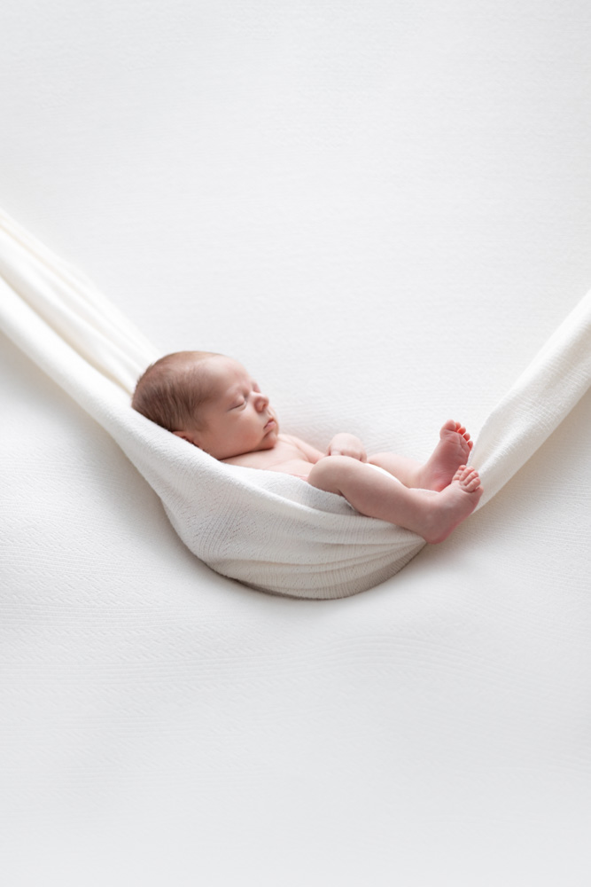 illusion optique, bébé dans un hamac à Tours