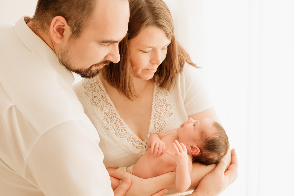 photo douce de famille avec nouveau-né Tours