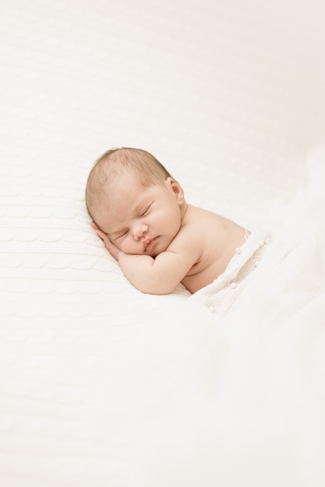 séance photo en studio lumière naturelle à Tours, chauffage et conditions douces pour bébé