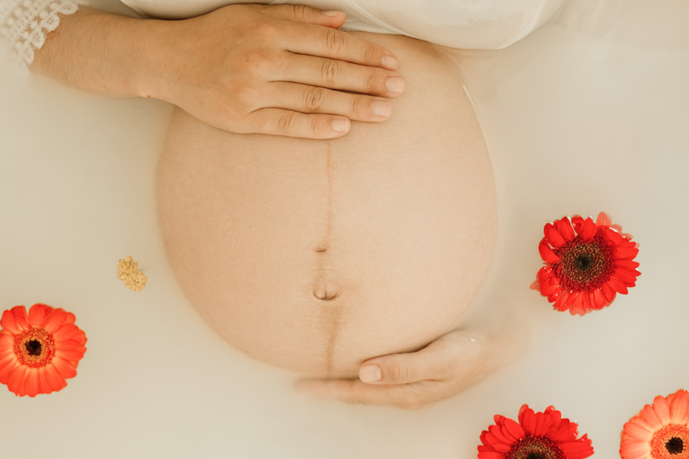 bain-de-lait-grossesse-tours shooting photo bain de lait femme enceinte tours