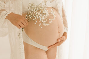 photos naturelles en studio grossesse tours